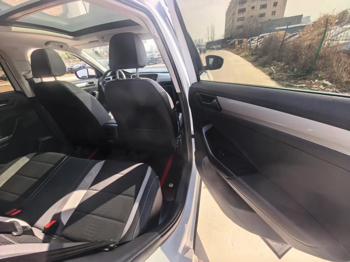 Volkswagen T-ROC 2022 280TSI DSG PLUS 10
