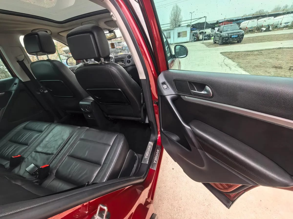 Volkswagen Tiguan ( ) 2012 2.0TSI 10