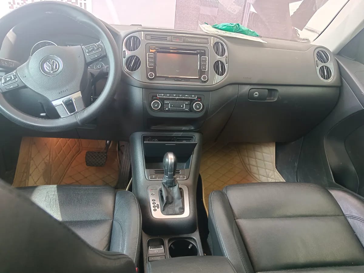 Volkswagen Tiguan 2015 2.0TSI 8