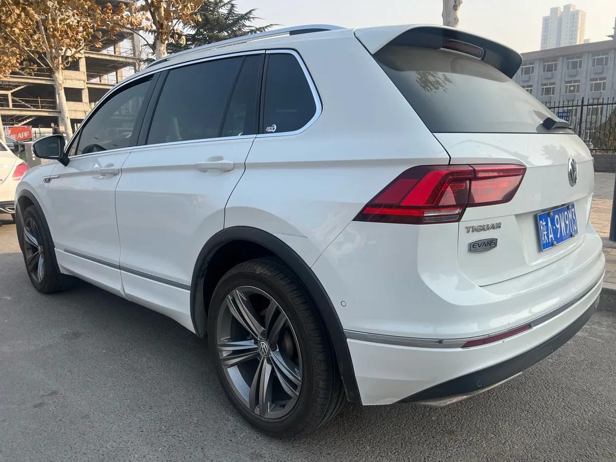 Volkswagen Tiguan ( ) 2018 380TSI R-Line 6