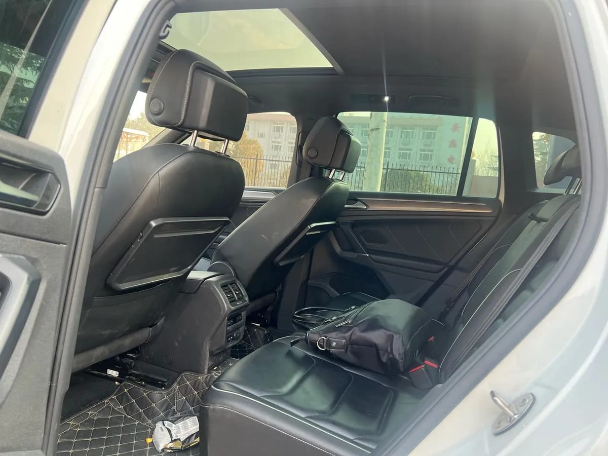 Volkswagen Tiguan ( ) 2018 380TSI R-Line 8