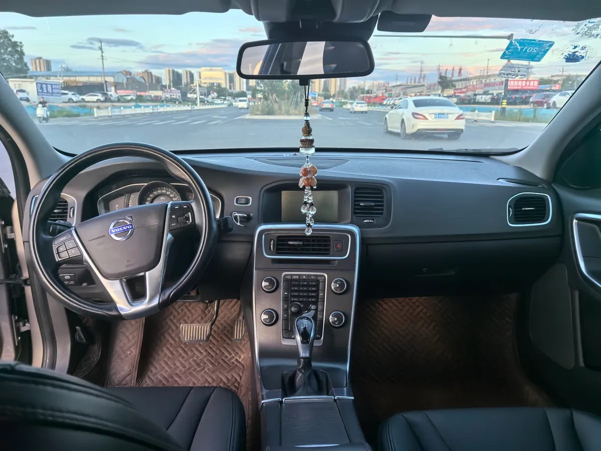 Volvo S60 2014 S60L 2.0T 9
