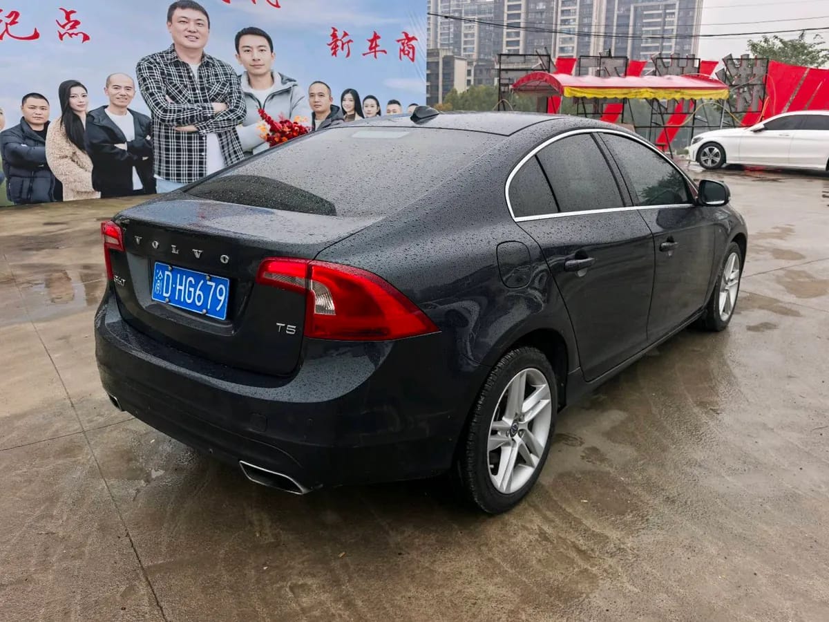 Volvo S60( ) 2014 T5 9