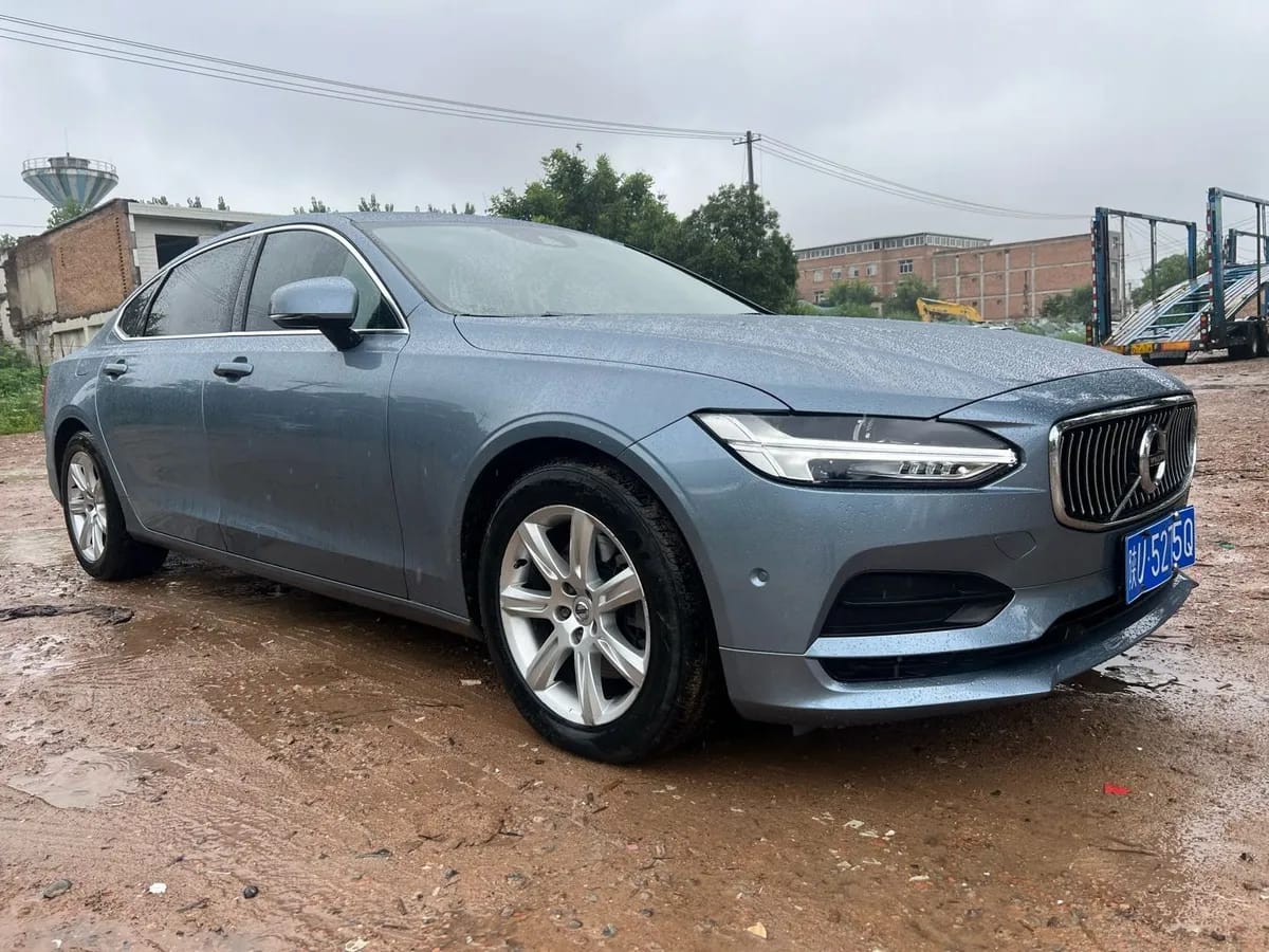 Volvo S90 2017 T4 3