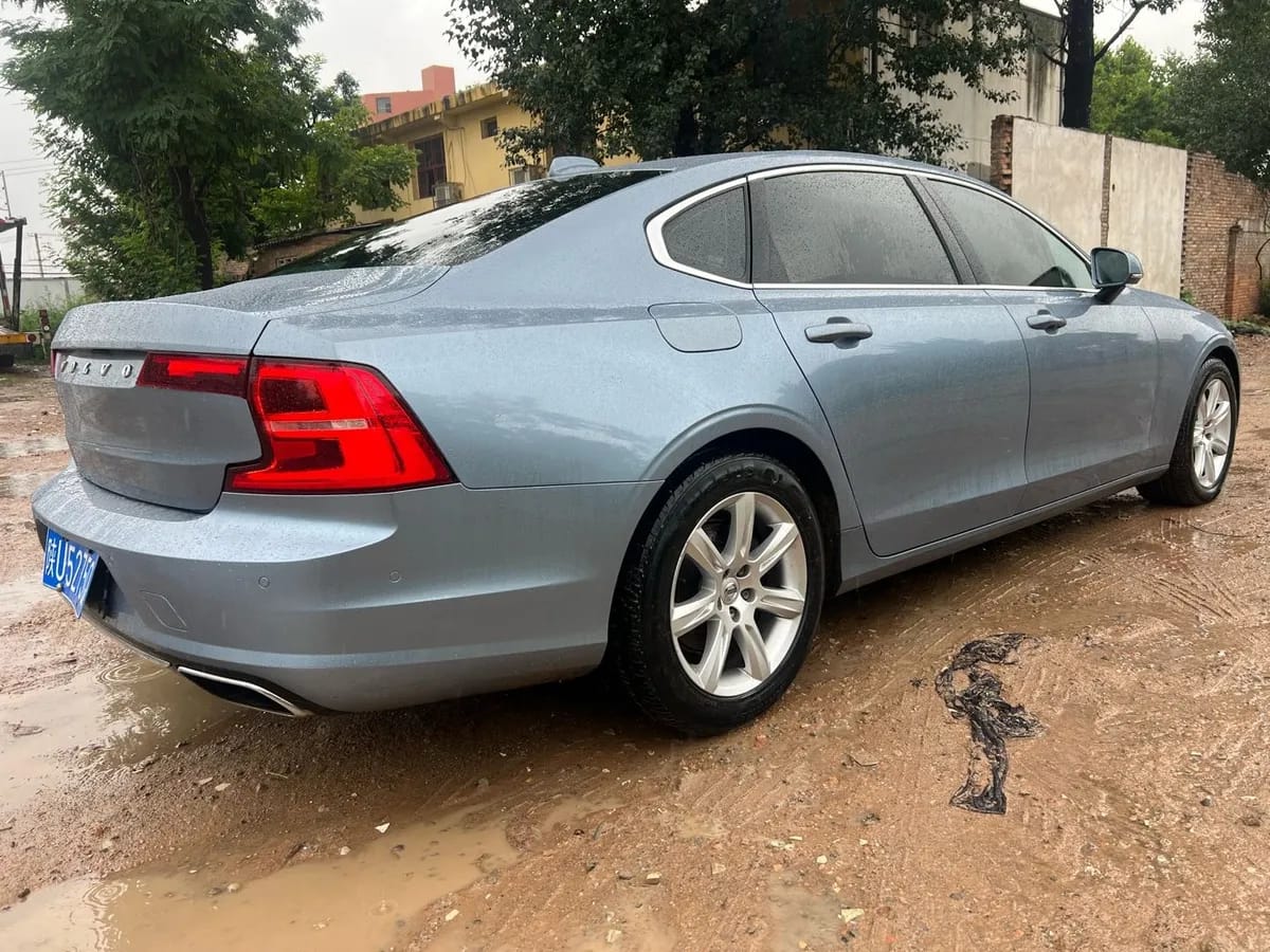 Volvo S90 2017 T4 4