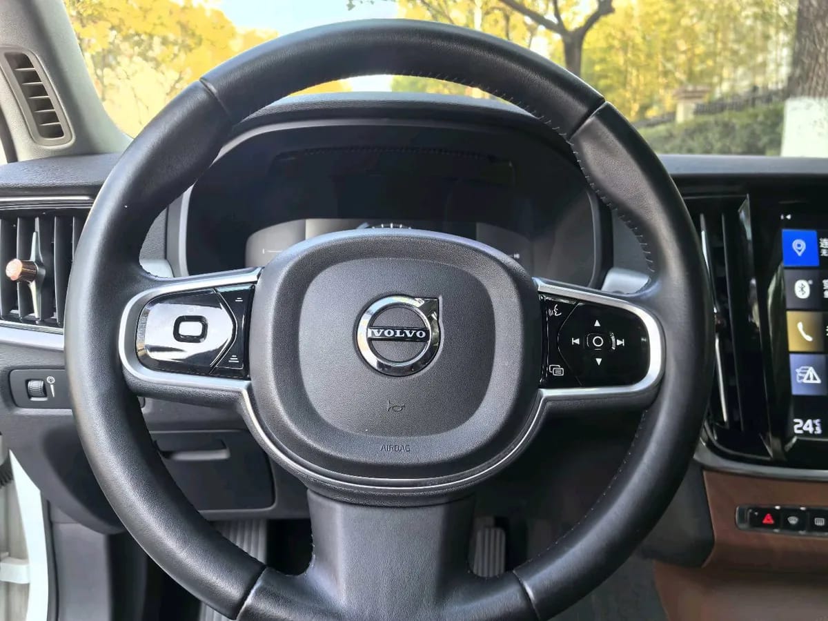 Volvo S90 2018 T4