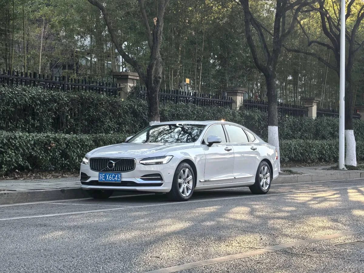 Volvo S90 2018 T4 2