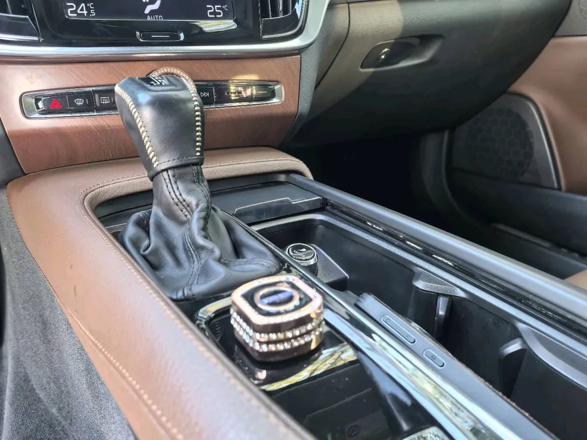 Volvo S90 2018 T4 3