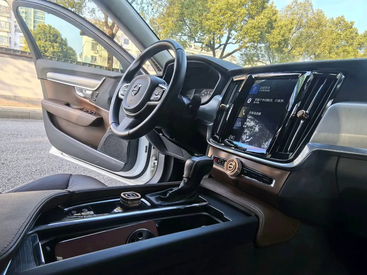 Volvo S90 2018 T4 4