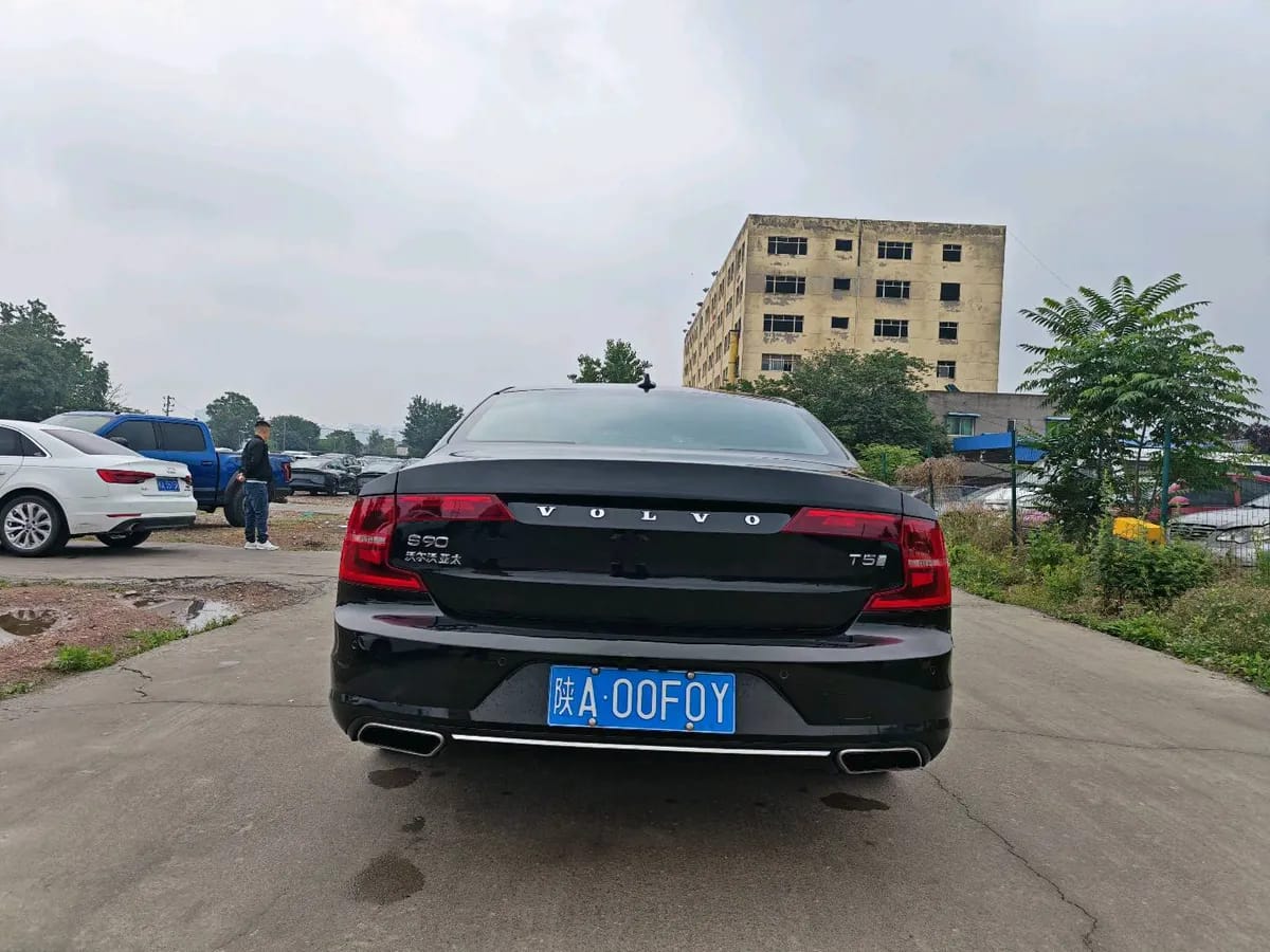 Volvo S90 2018 T5 8