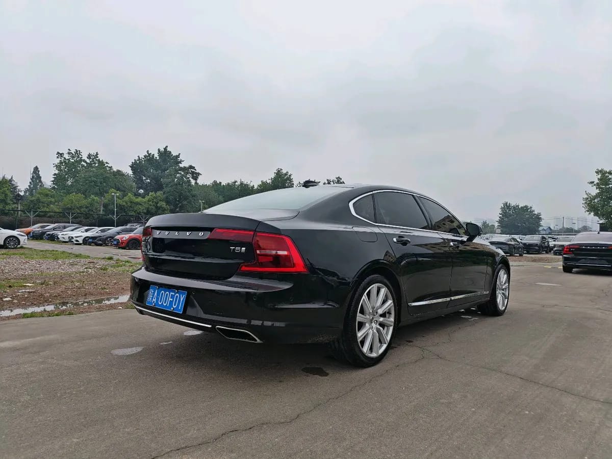 Volvo S90 2018 T5 9