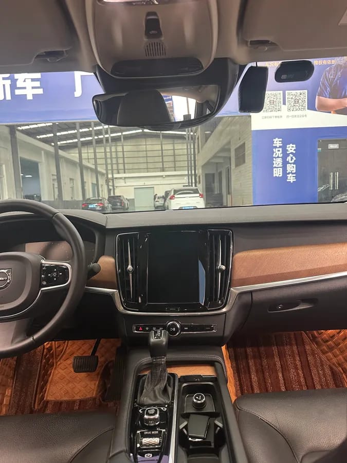 Volvo S90 2019 T5 10