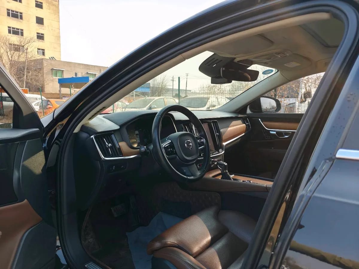 Volvo S90 2020 T5 3