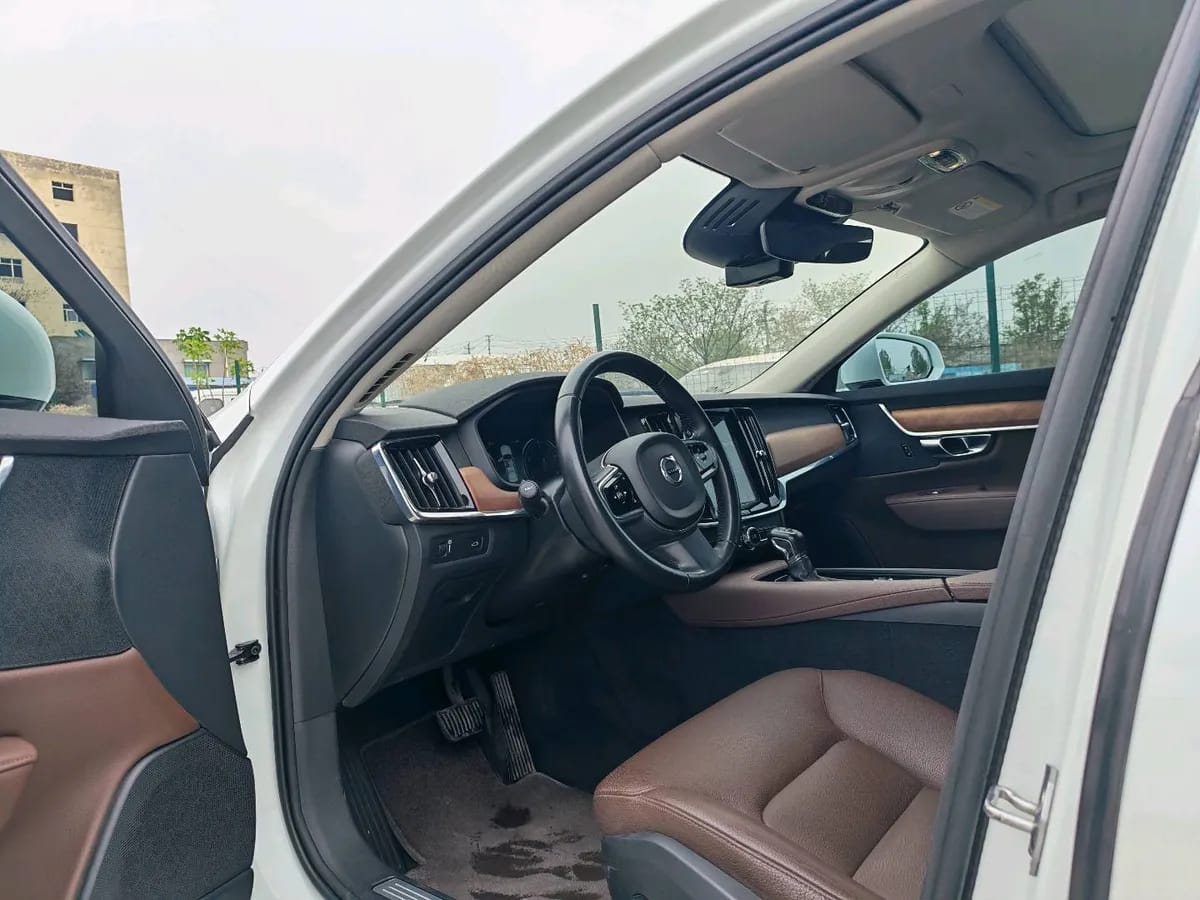 Volvo S90 2020 T5 7