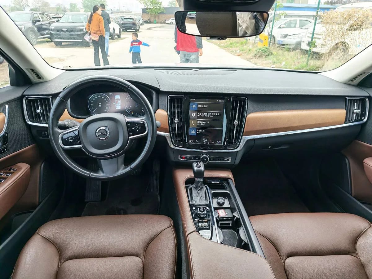 Volvo S90 2020 T5 9