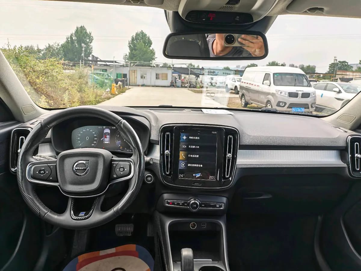Volvo XC40 2022 T4 6