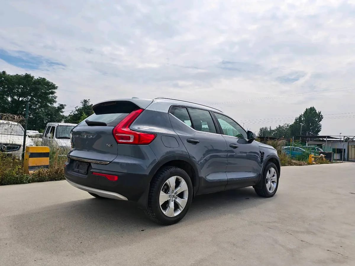 Volvo XC40 2022 T4 9