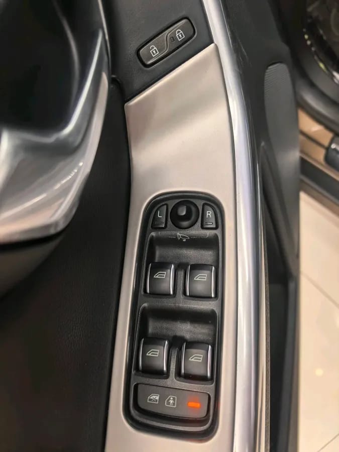 Volvo XC60 2016 T5 AWD 8