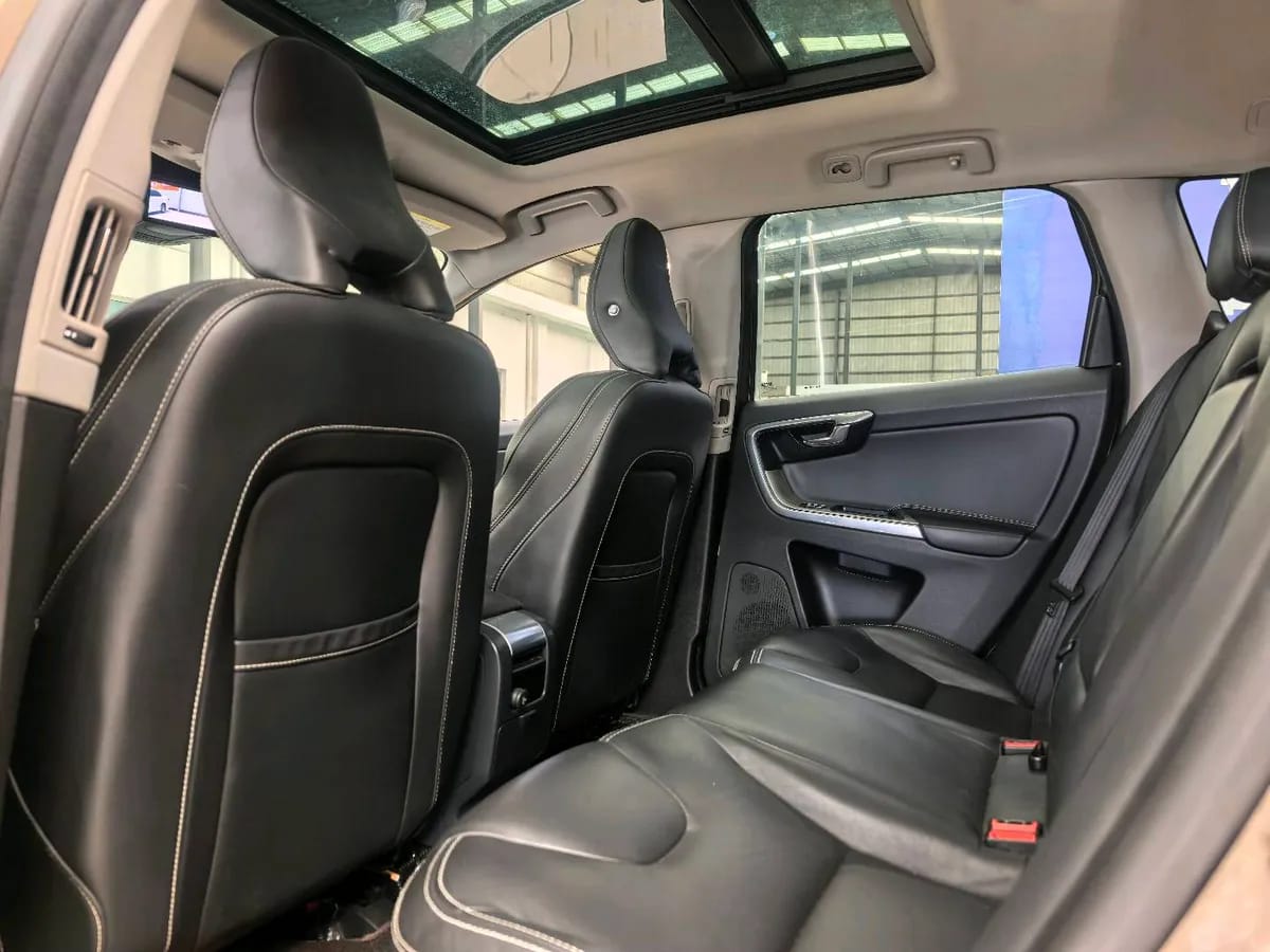 Volvo XC60 2016 T5 AWD 9