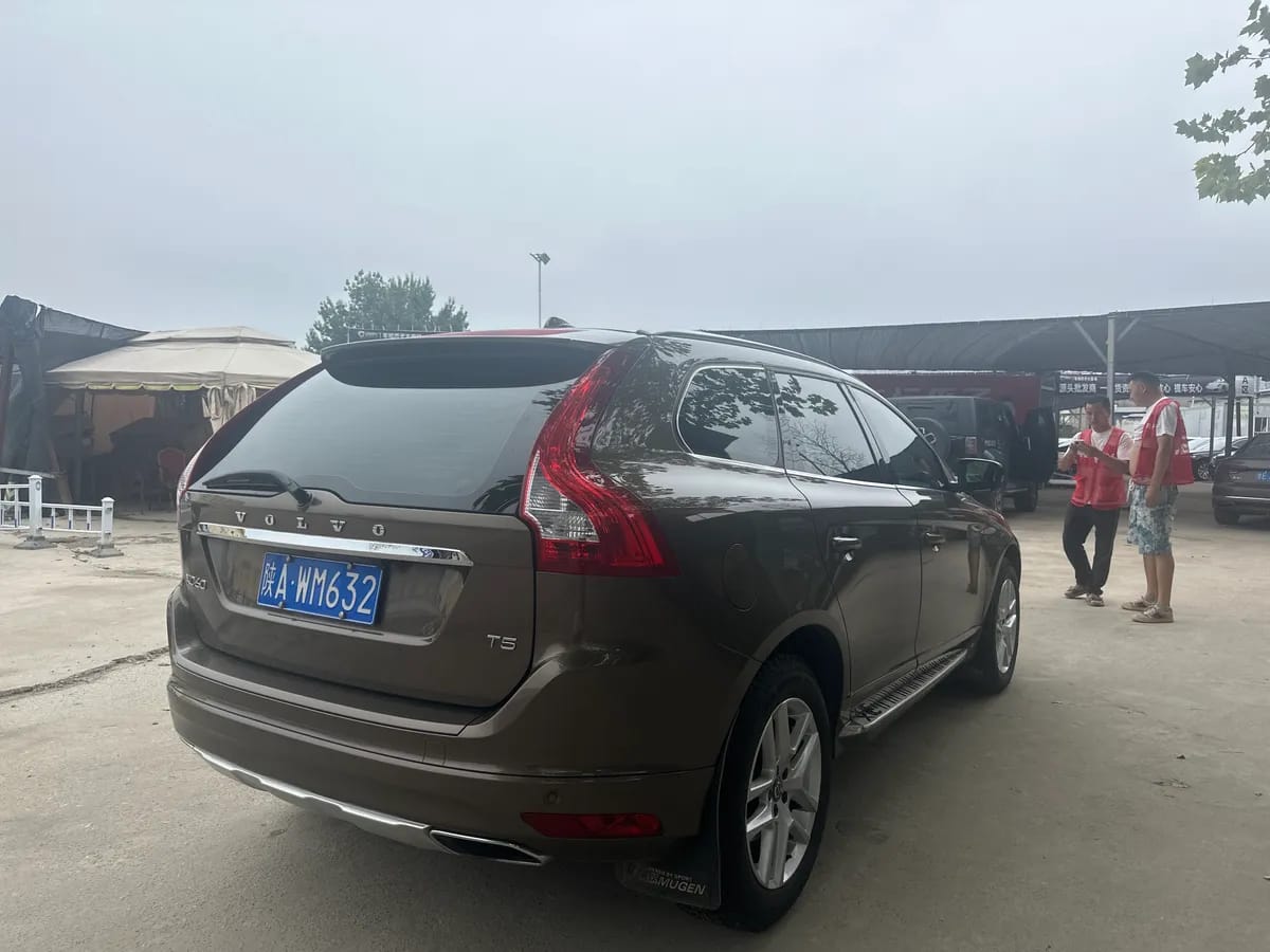 Volvo XC60 2017 T5 4