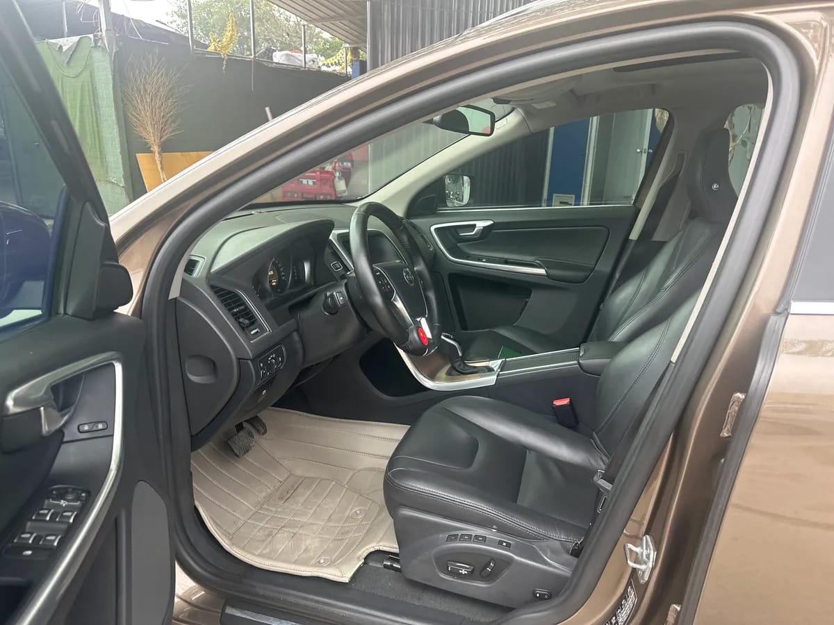 Volvo XC60 2017 T5 9