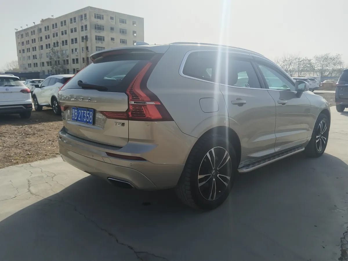 Volvo XC60 2019 T5 V 10