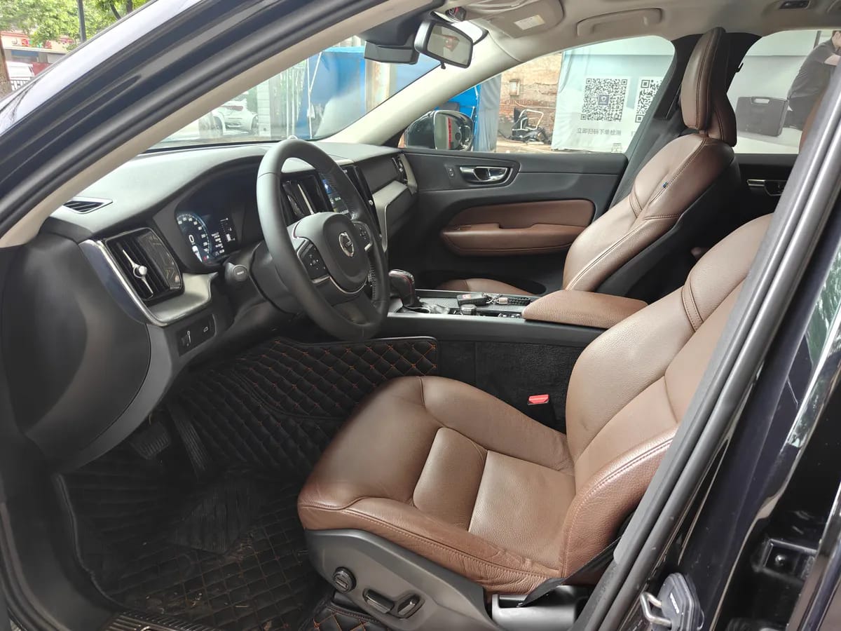 Volvo XC60 2020 T5 4