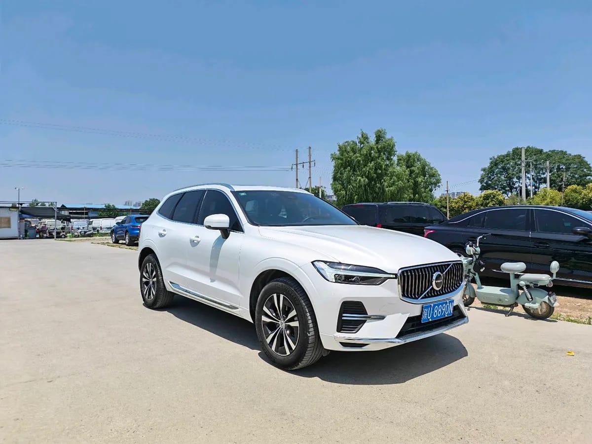 Volvo XC60 2023 B5 2