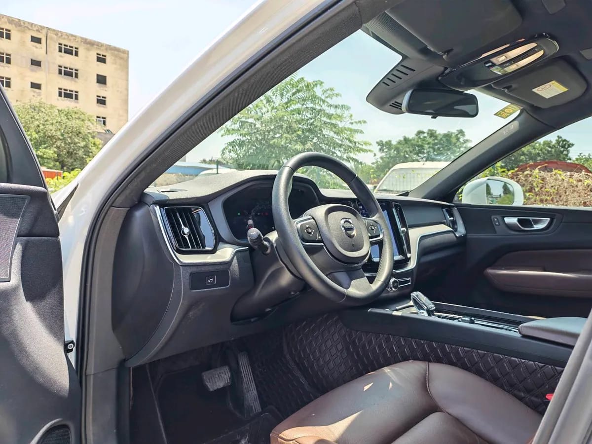 Volvo XC60 2023 B5 4