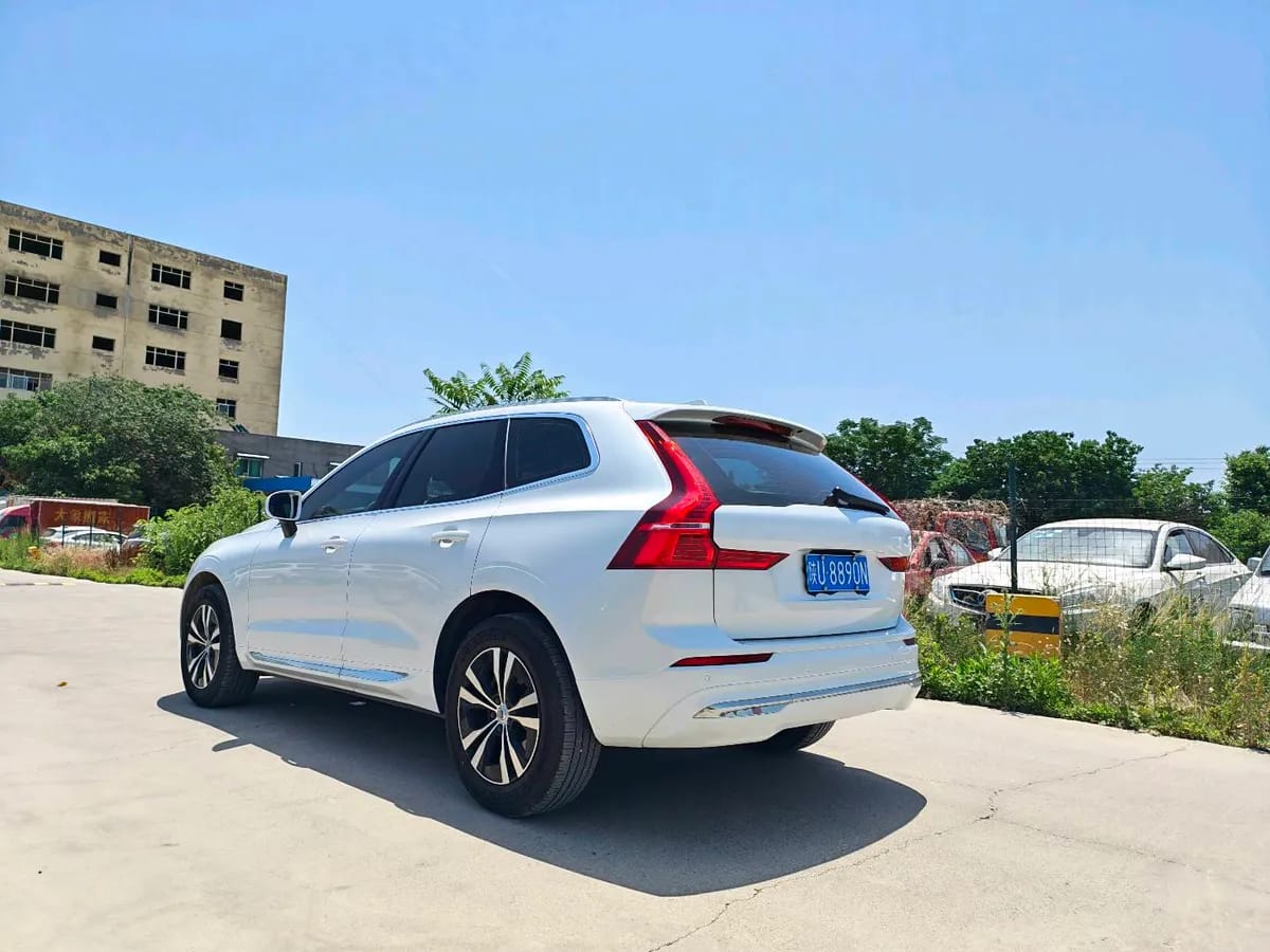 Volvo XC60 2023 B5 7