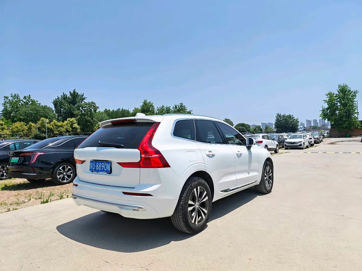 Volvo XC60 2023 B5 9