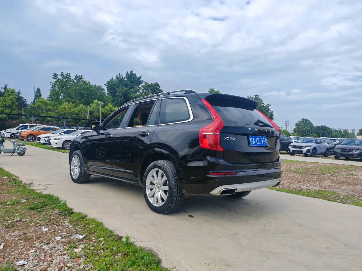 Volvo XC90 ( ) 2015 T6 7 8