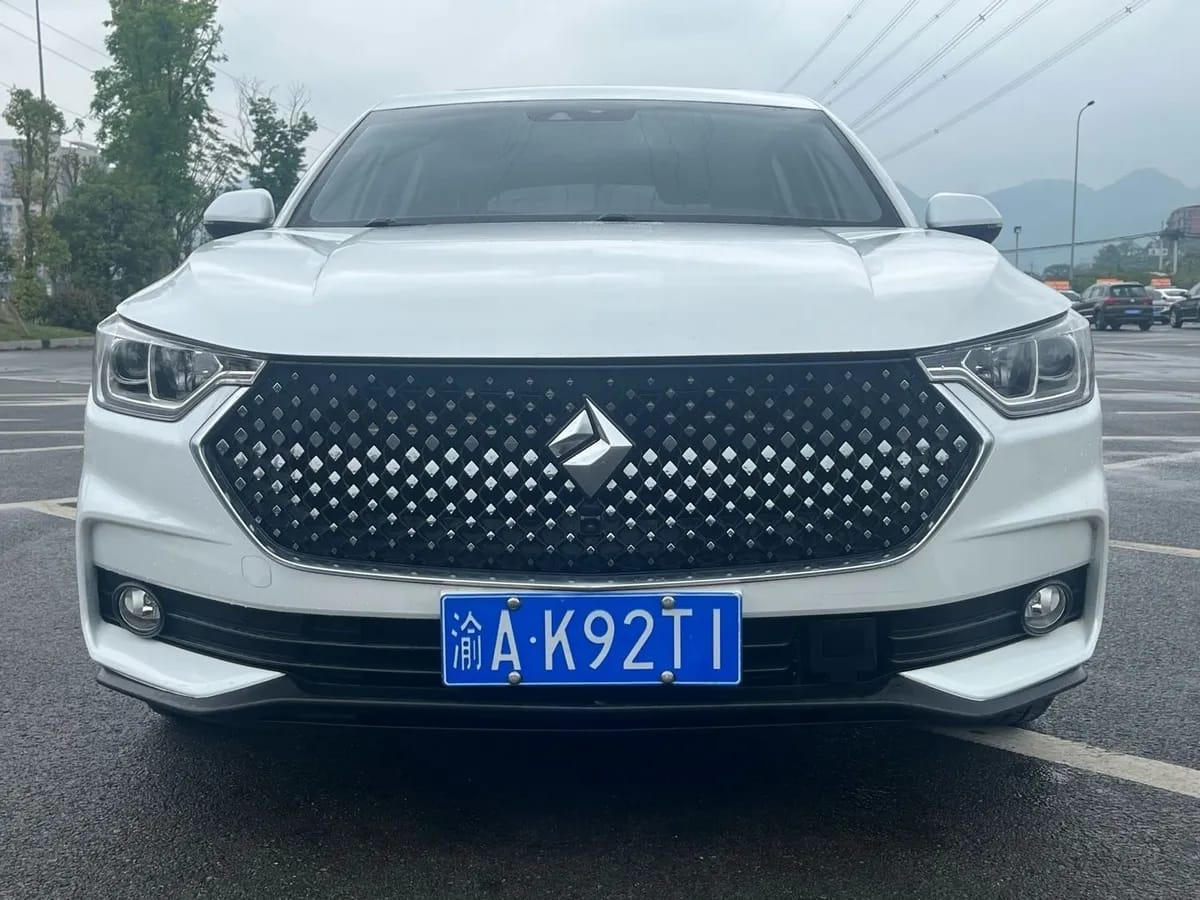 Baojun RC-6 2019 1.5T CVT 24