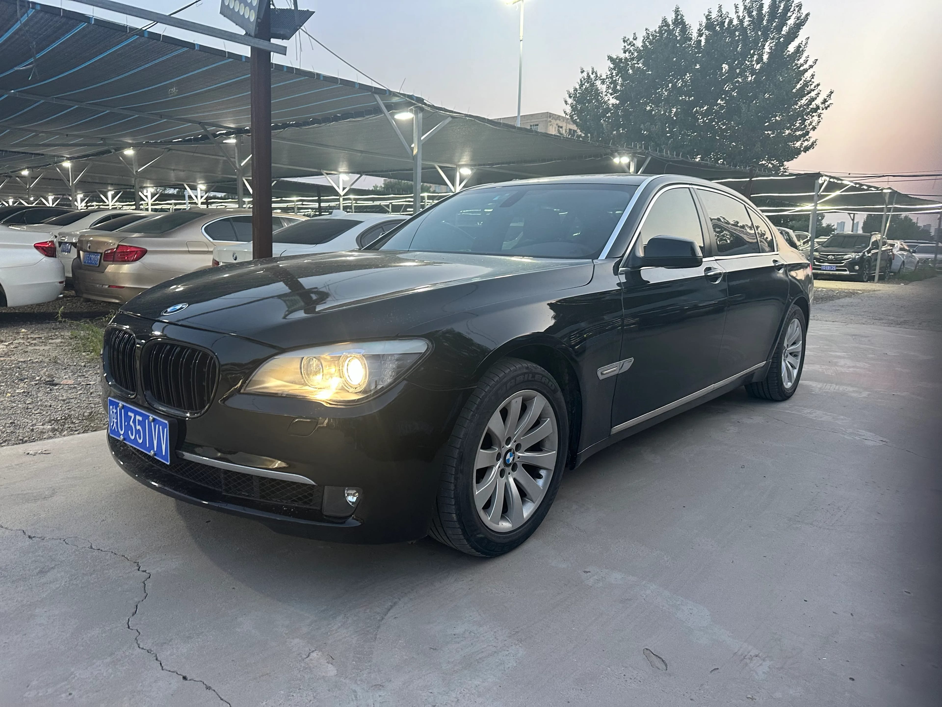 BMW 7 2009 5