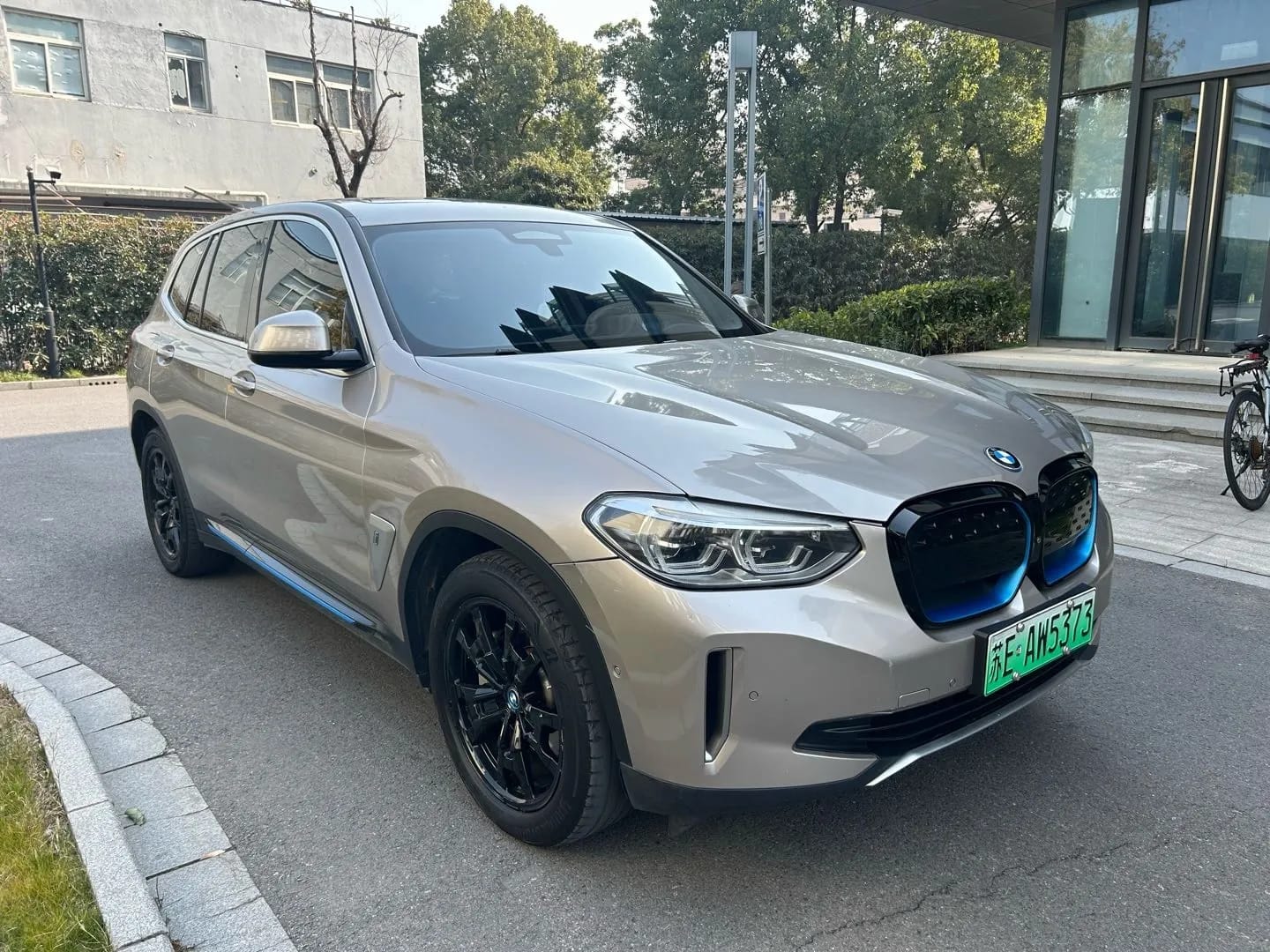 BMW iX3 2021 3