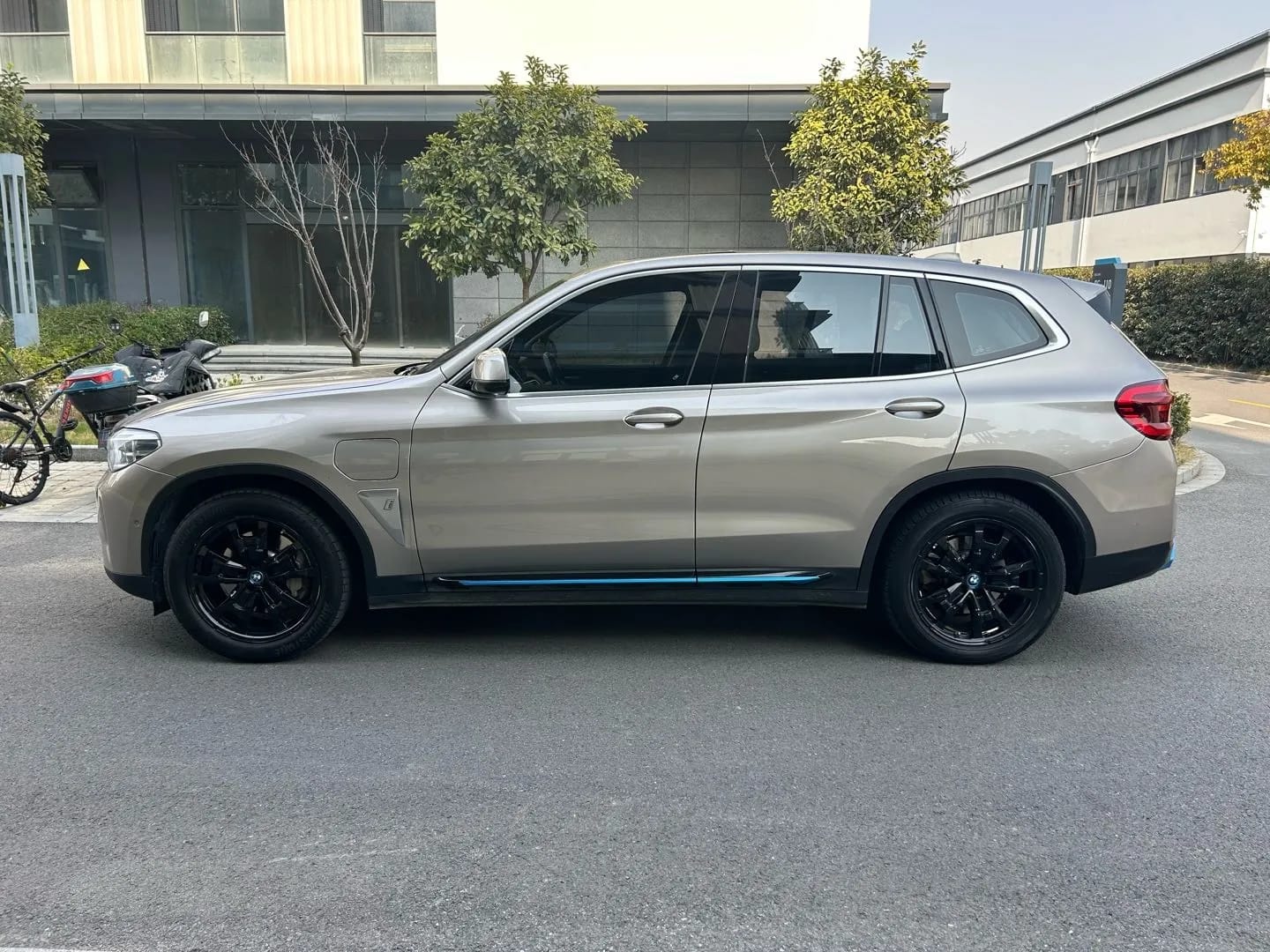 BMW iX3 2021 4