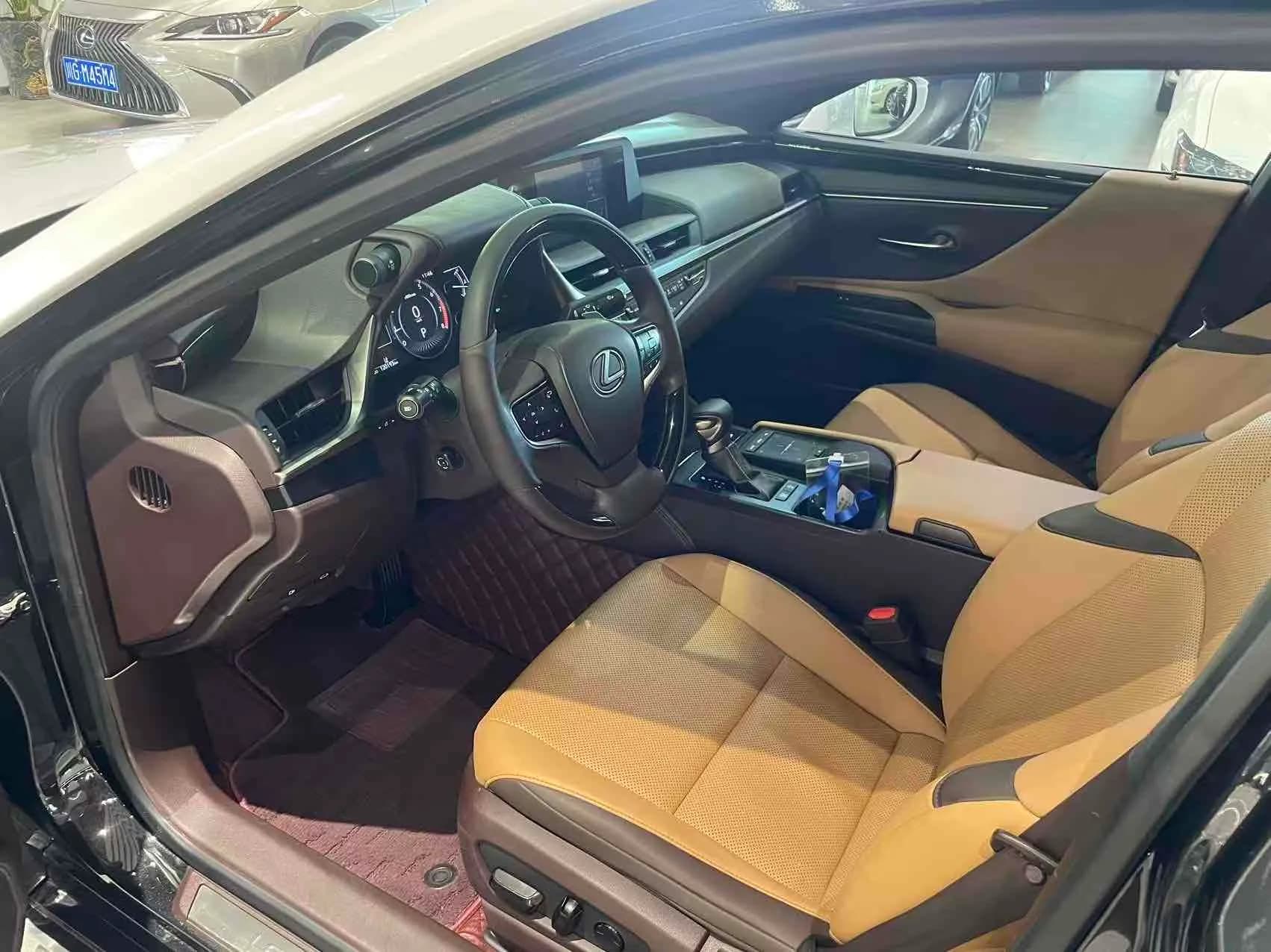 Lexus ES 2018 3
