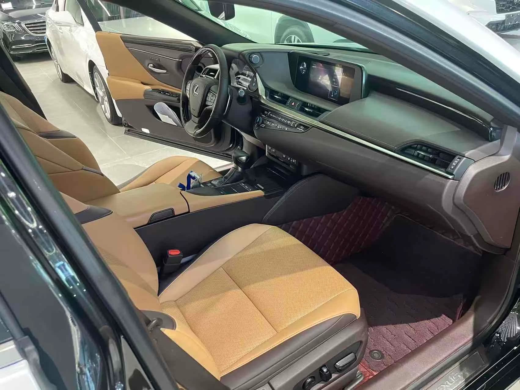 Lexus ES 2018 5