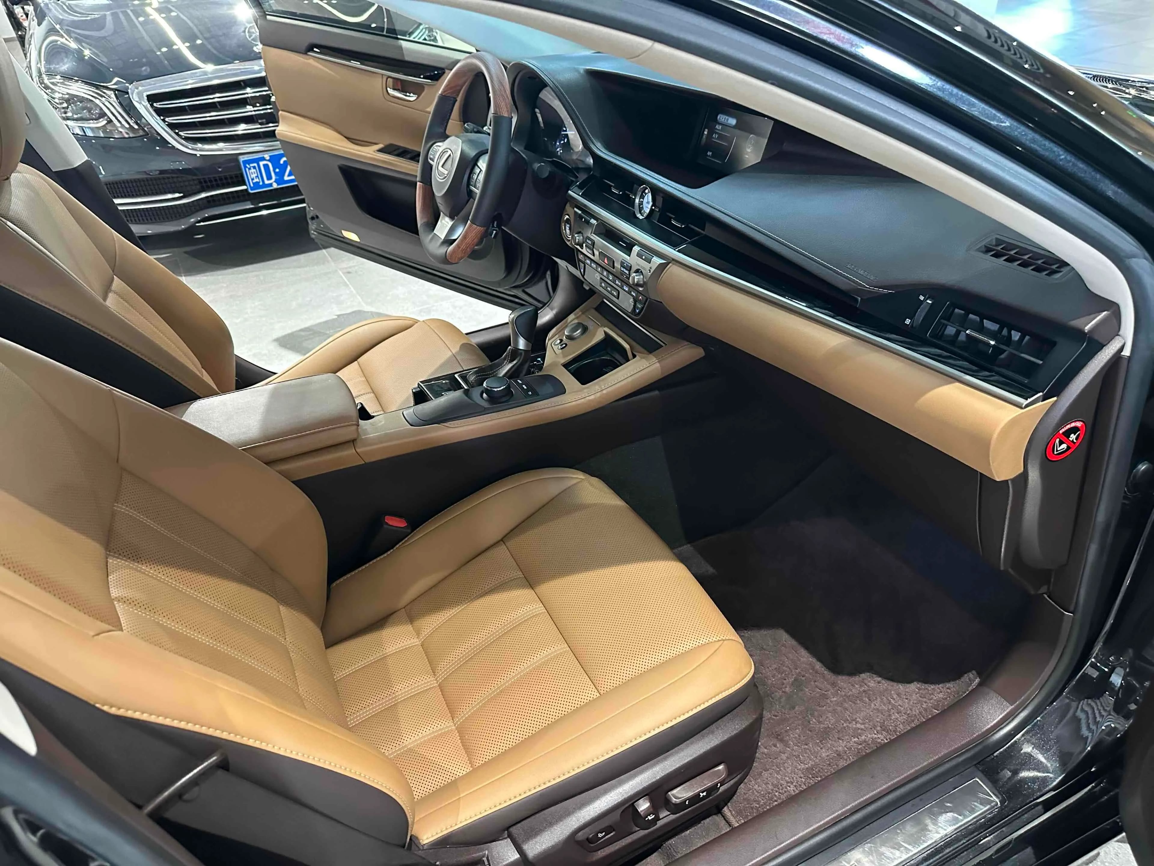 Lexus ES 2015 5