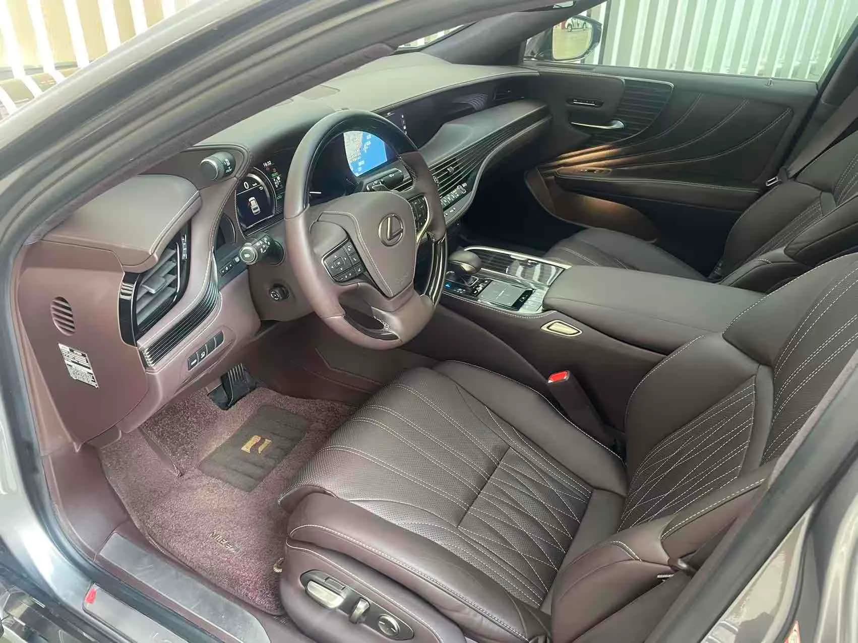Lexus LS 2020 8