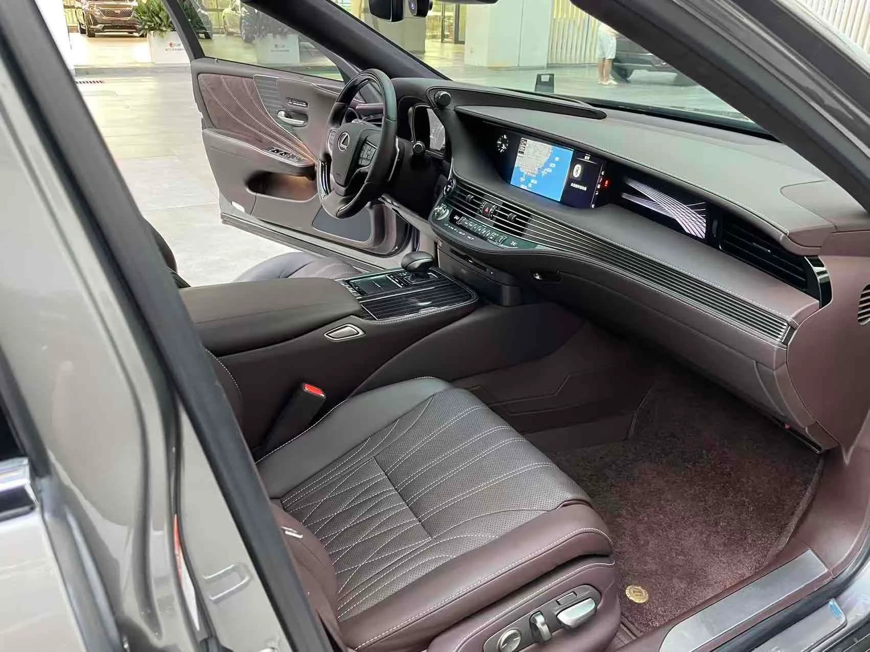 Lexus LS 2020 10