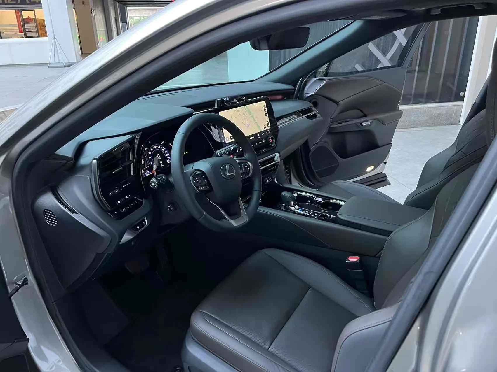 Lexus RX 2023 3