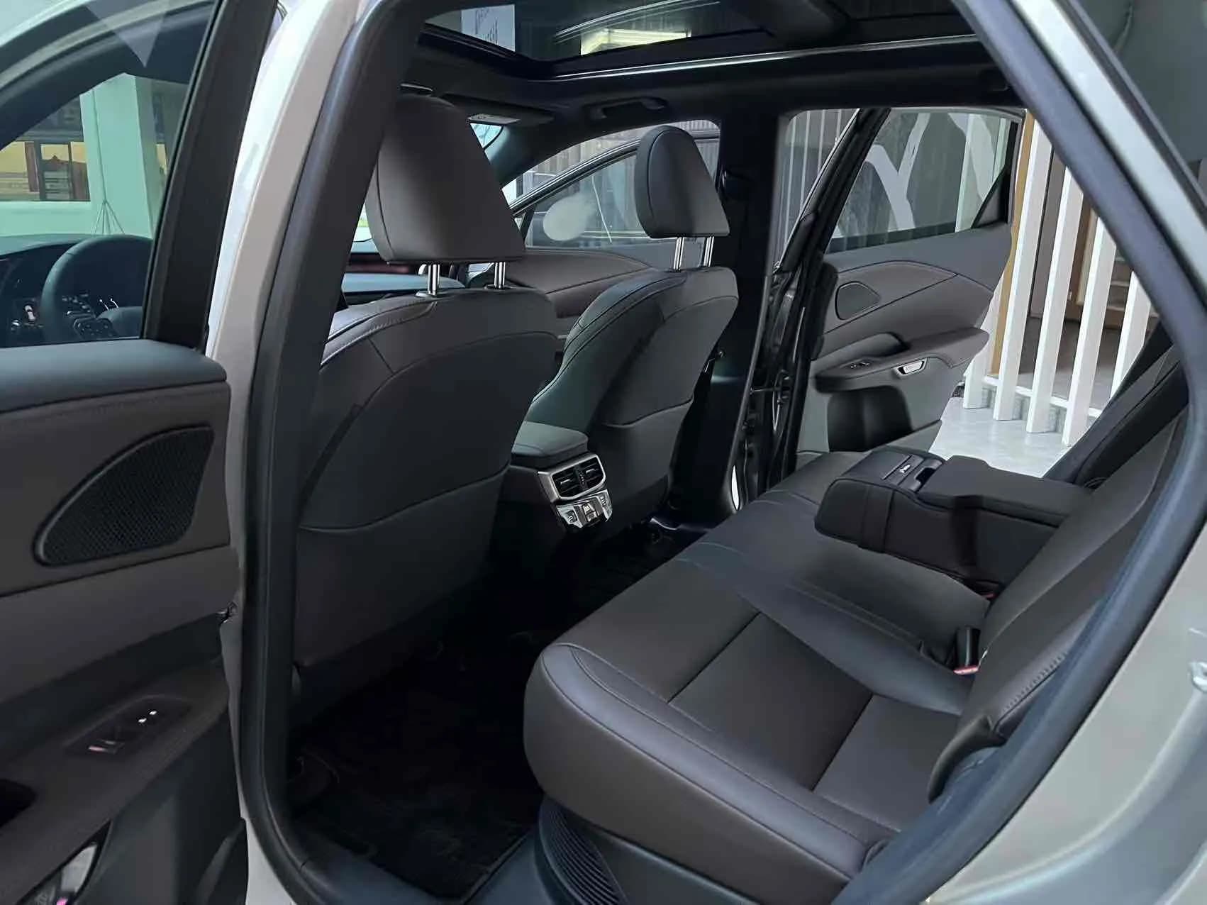 Lexus RX 2023 4