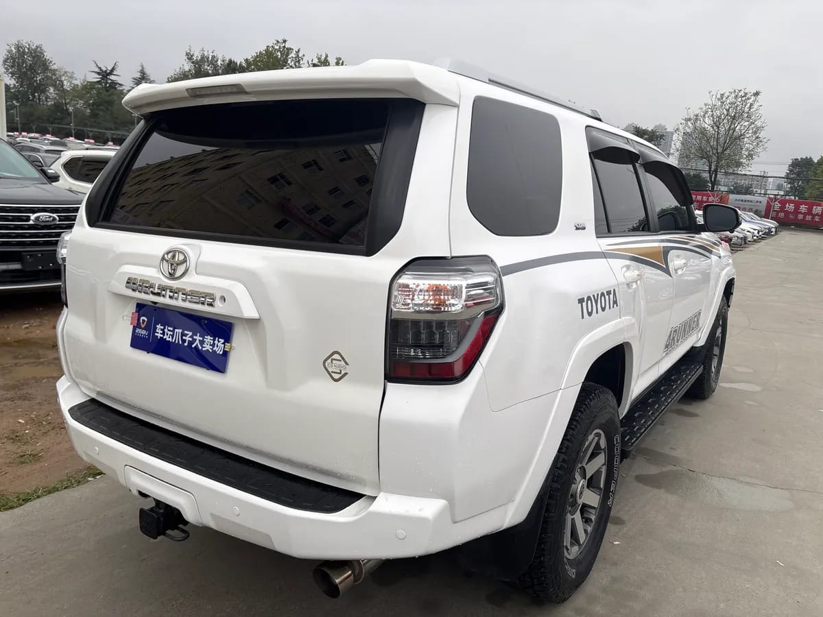 Toyota 4Runner 2010 5