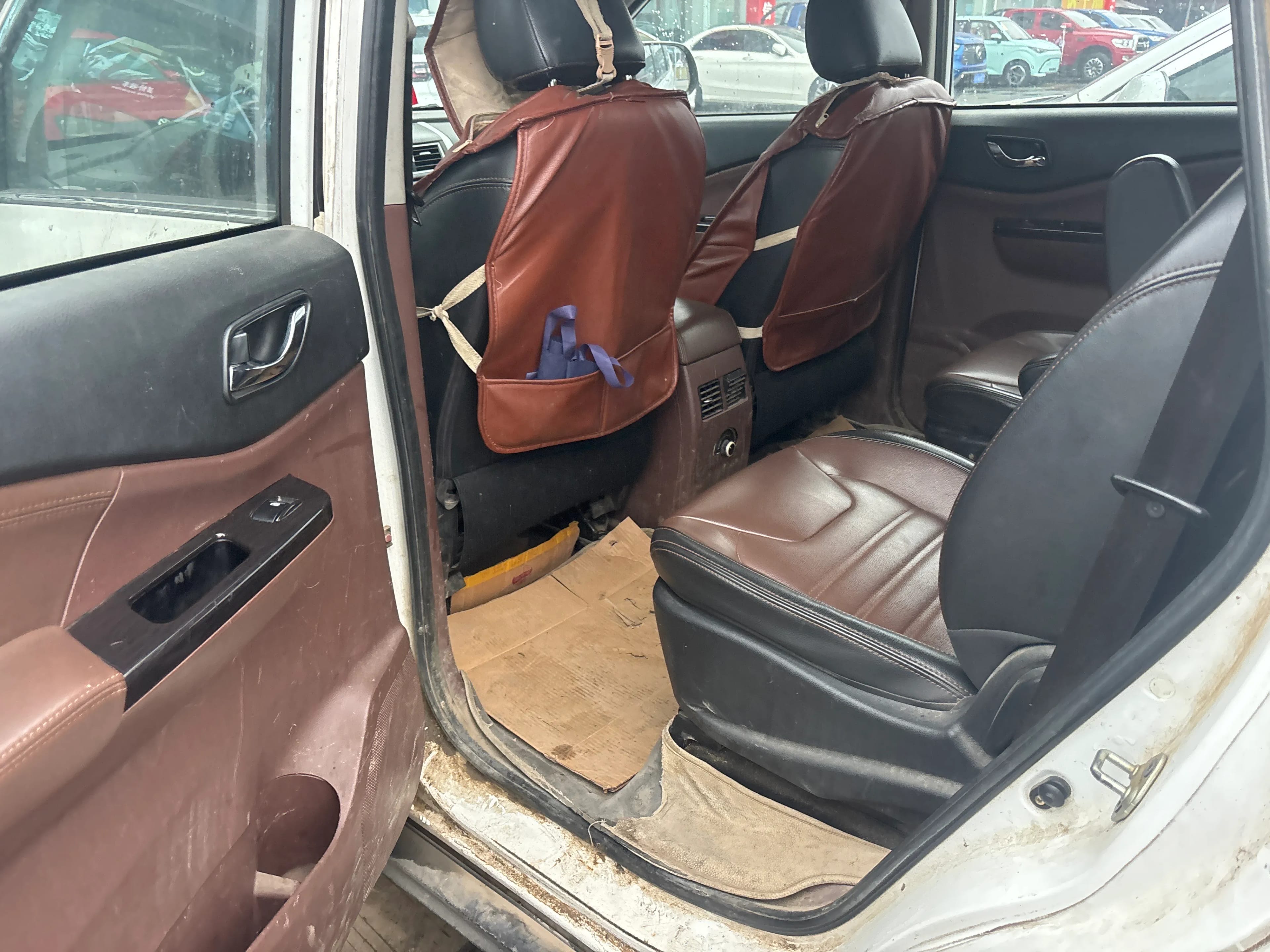 Dongfeng Forthing SX6 2016 3