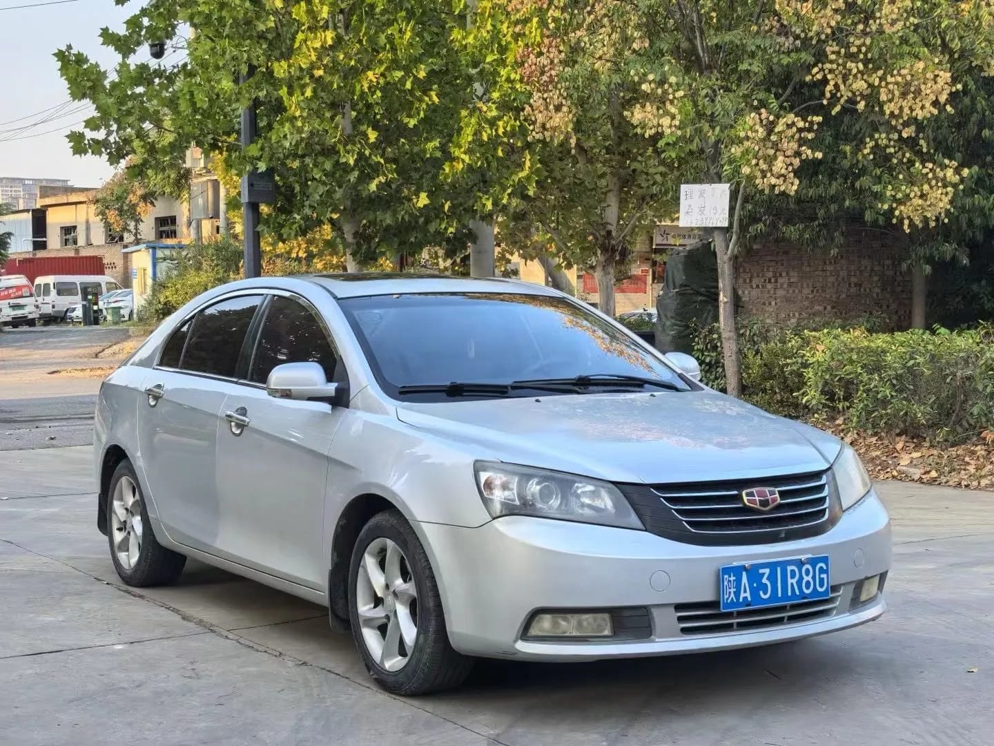 Geely Emgrand 2012 3