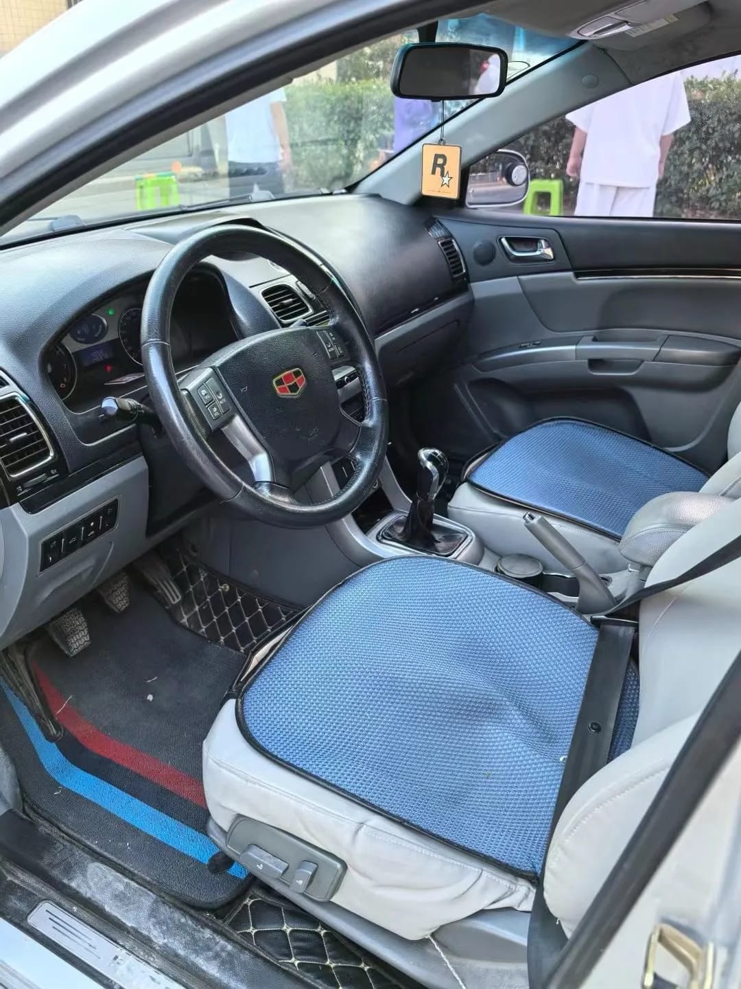 Geely Emgrand 2012 4