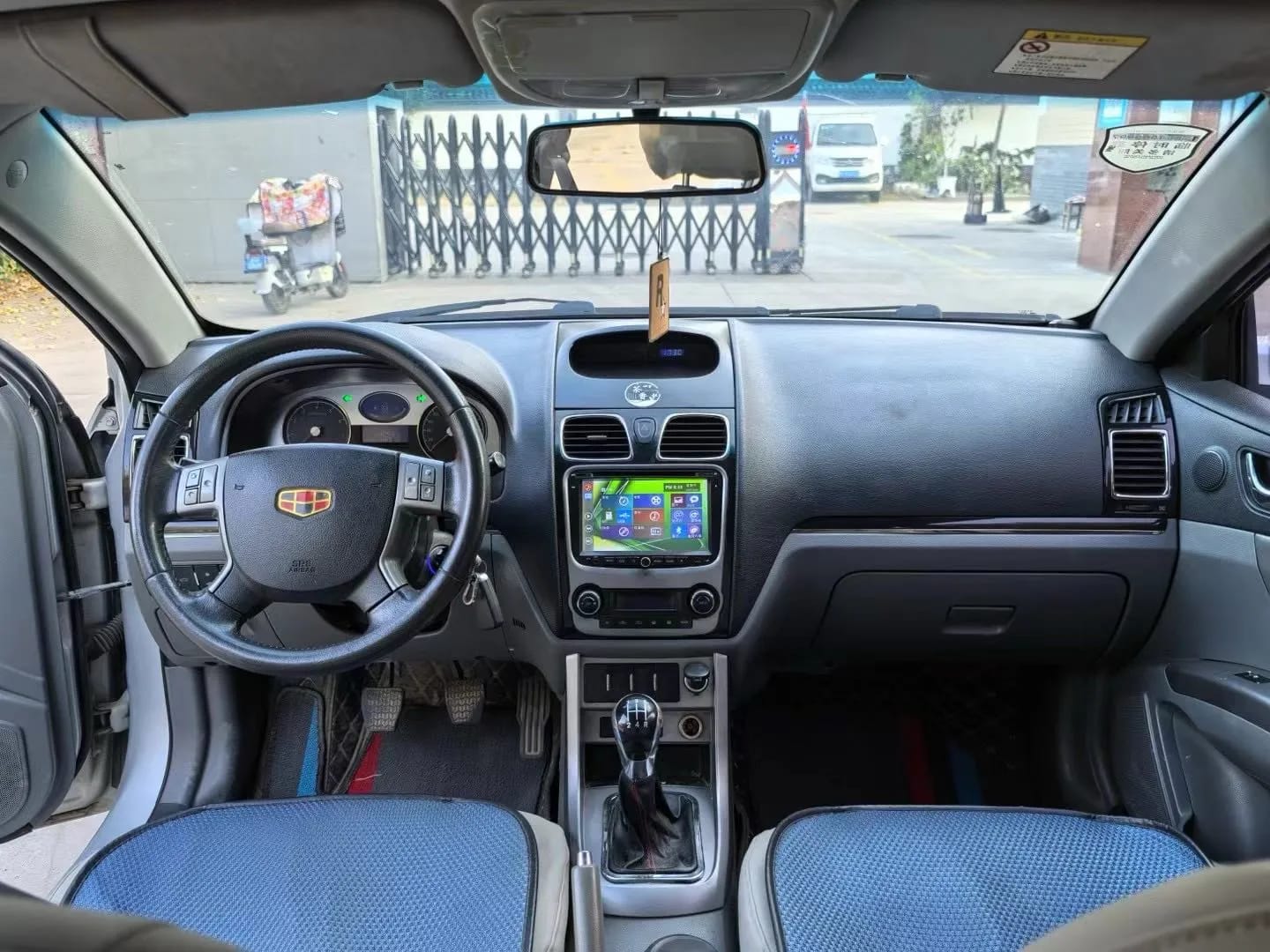 Geely Emgrand 2012 5