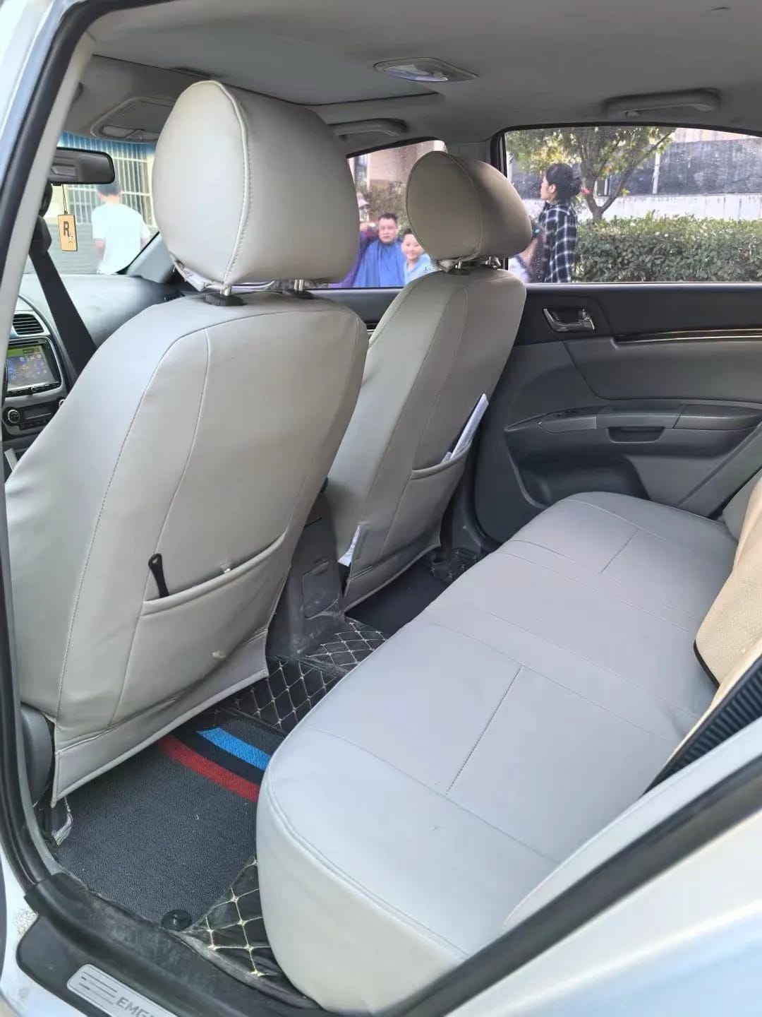Geely Emgrand 2012 6