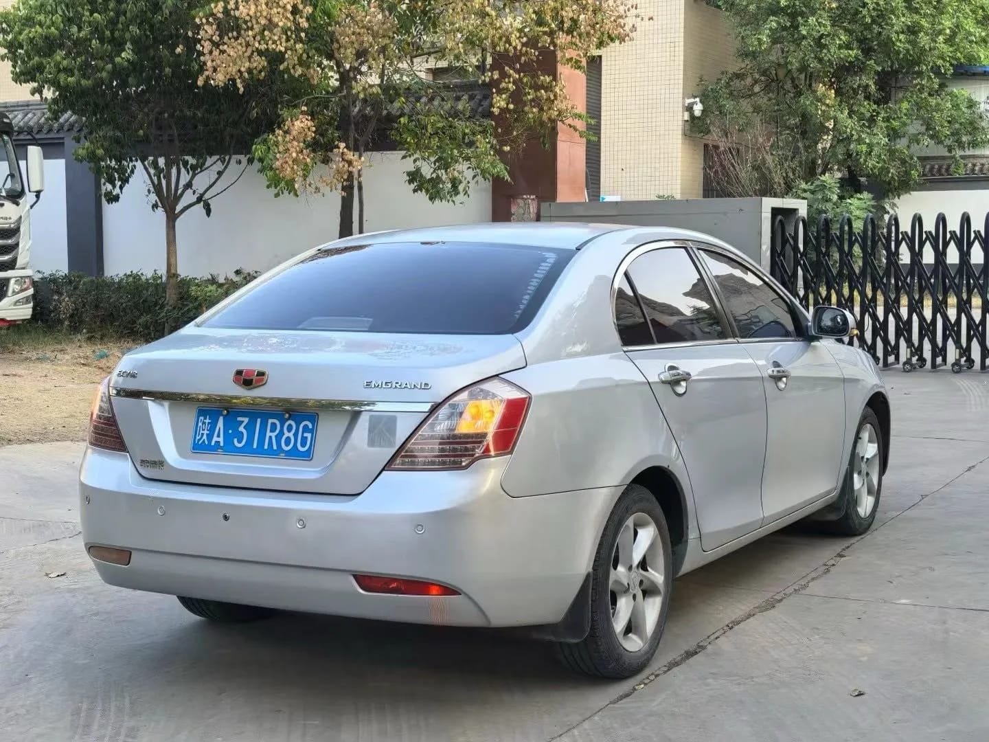 Geely Emgrand 2012 9